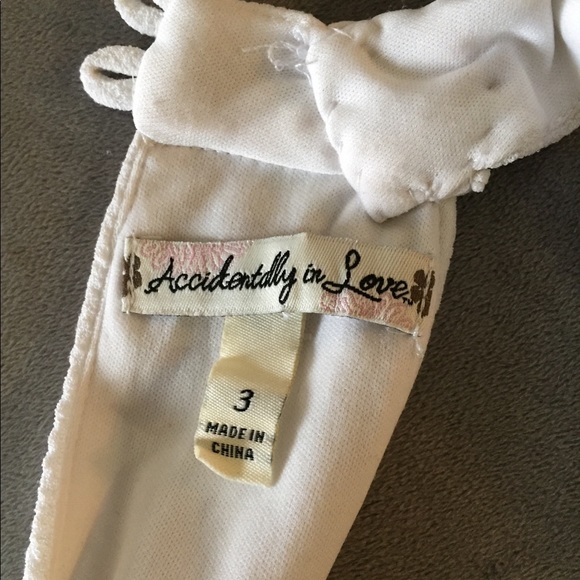 Sexy perfect black & white halter top romper - Picture 5 of 6